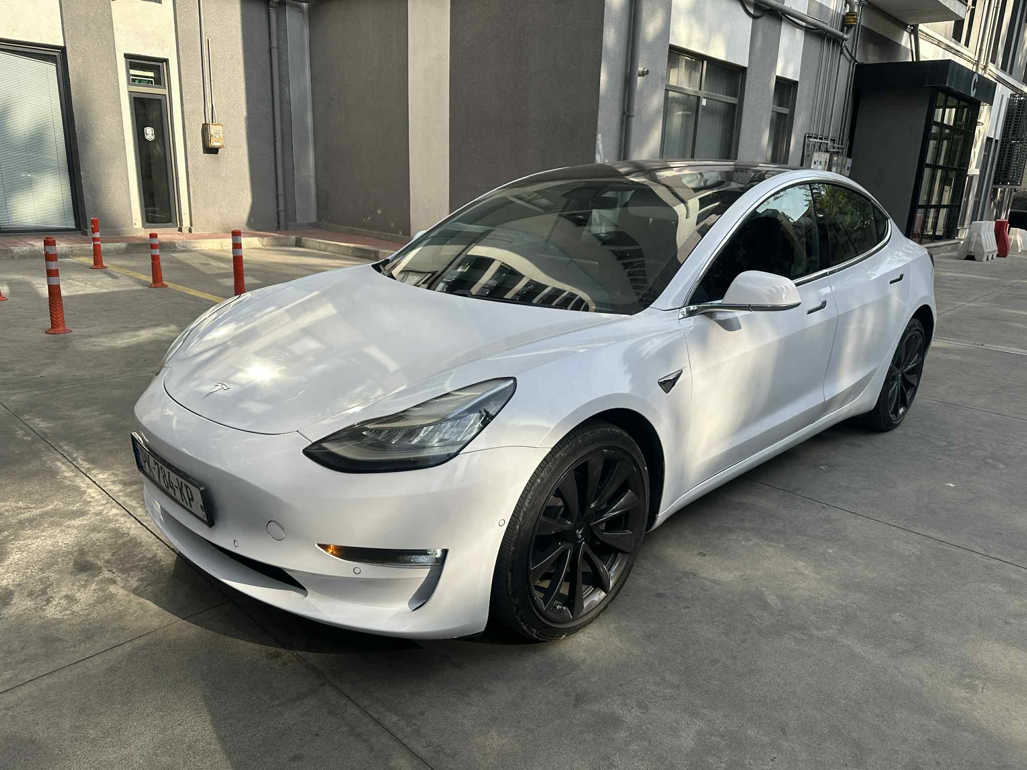 Tesla Model 3 PK-784-KP 2018